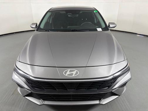 Fluid Metal 2024 Hyundai ELANTRA SEL