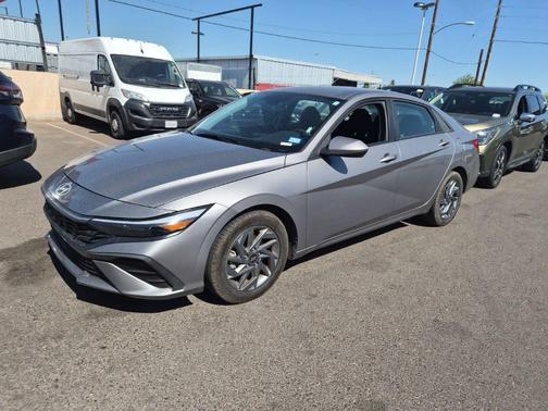 Fluid Metal 2024 Hyundai ELANTRA SEL