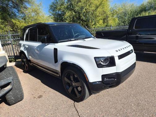 2025 Land Rover Defender 110 P400 X-Dynamic SE