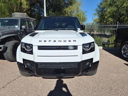 2025 Land Rover Defender 110 P400 X-Dynamic SE