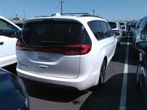 2021 Chrysler Pacifica Touring L