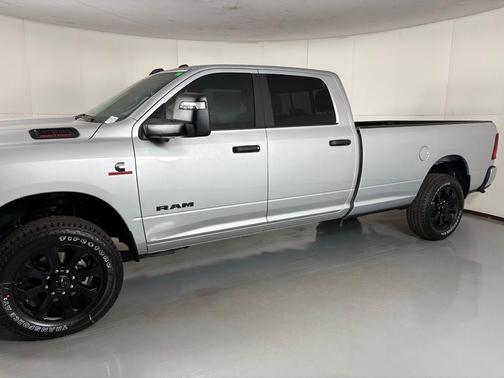 2026 RAM 3500 Big Horn Crew Cab 4x4 8' Box