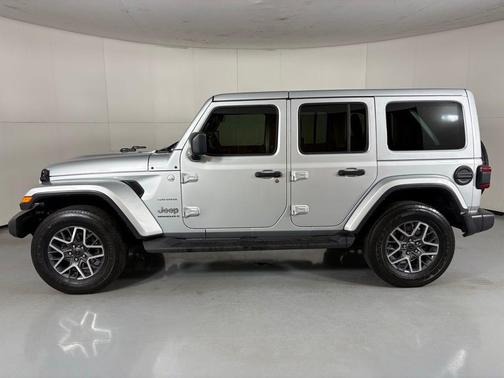 2024 Jeep Wrangler 4-Door Sahara 4x4