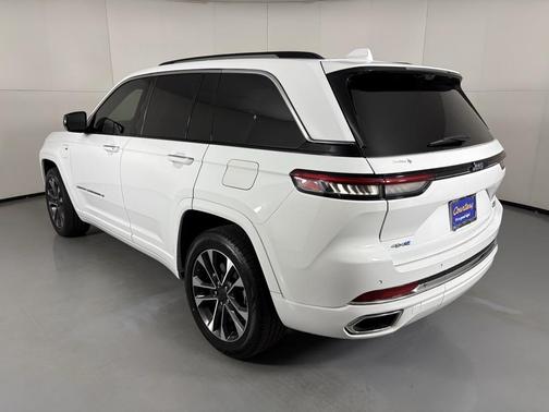 2022 Jeep Grand Cherokee 4xe Overland