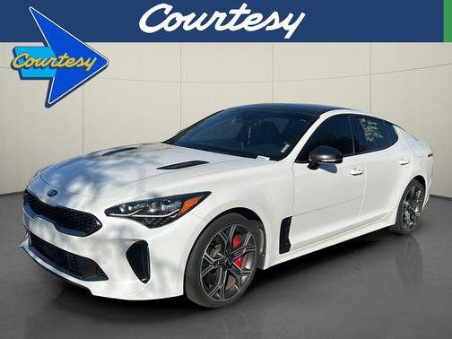 Snow White Pearl 2018 Kia Stinger GT1