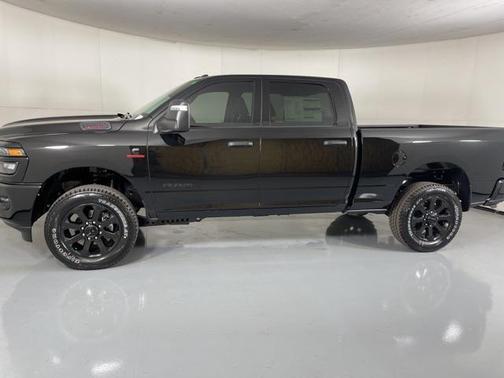 2025 RAM 2500 Big Horn Crew Cab 4x4 6'4' Box