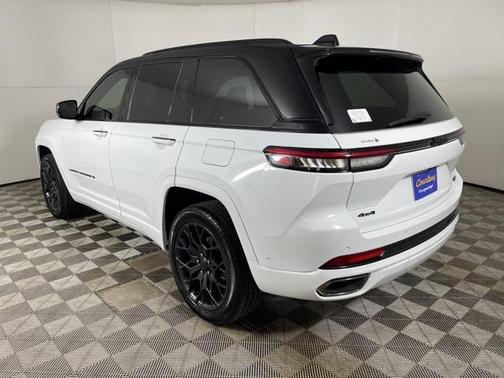 2025 Jeep Grand Cherokee Summit
