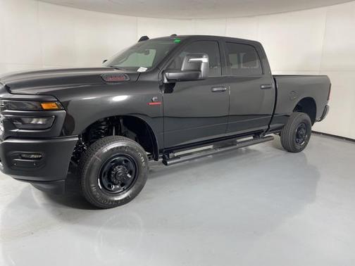 2025 RAM 2500 Tradesman Crew Cab 4x4 6'4' Box