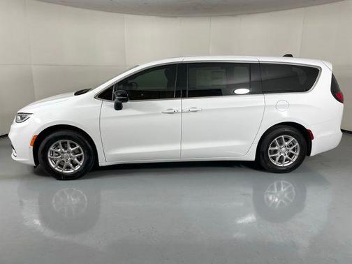 2025 Chrysler Pacifica L