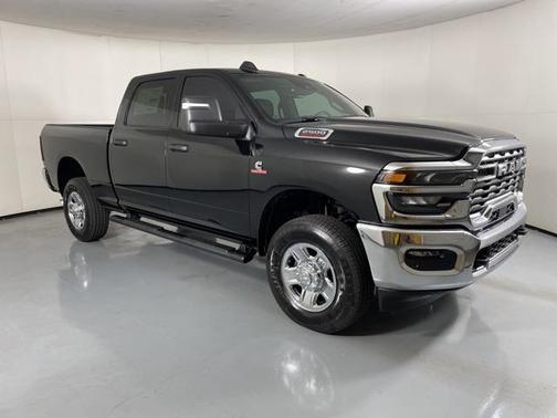 2025 RAM 2500 Tradesman Crew Cab 4x4 6'4' Box