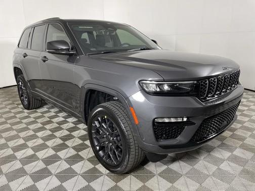 2025 Jeep Grand Cherokee Summit
