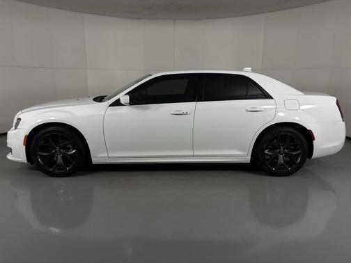 2023 Chrysler 300 Touring