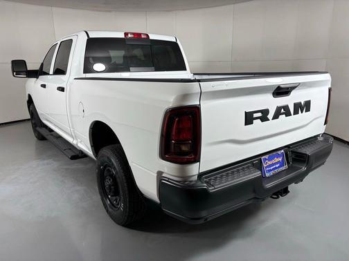 2026 RAM 2500 Tradesman Crew Cab 4x2 6'4' Box