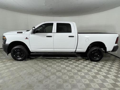 2025 RAM 2500 Tradesman Crew Cab 4x4 6'4' Box