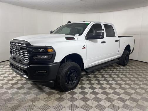 2025 RAM 2500 Tradesman Crew Cab 4x4 6'4' Box