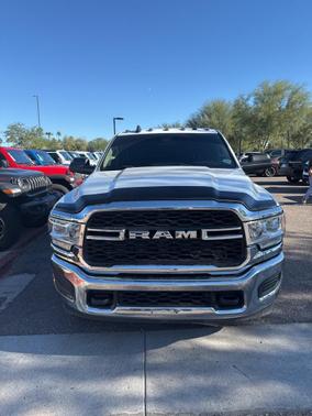 2020 RAM 3500 Tradesman Crew Cab 4x2 6'4' Box