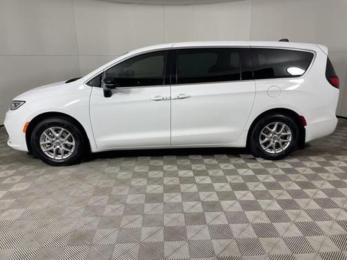 2025 Chrysler Pacifica L