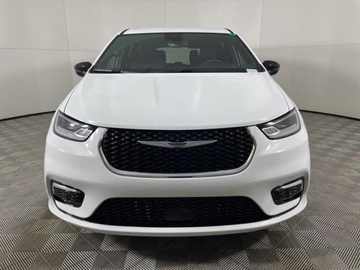 2025 Chrysler Pacifica L