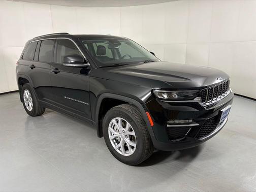 Diamond Black Crystal Pearlcoat 2022 Jeep Grand Cherokee Limited