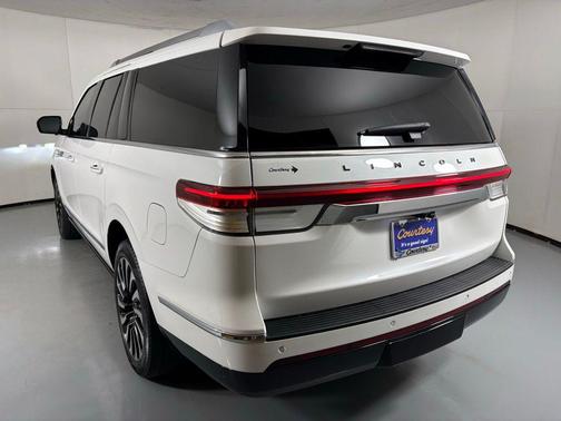 2022 Lincoln Navigator Black Label