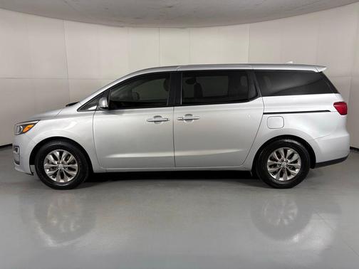 2019 Kia Sedona LX