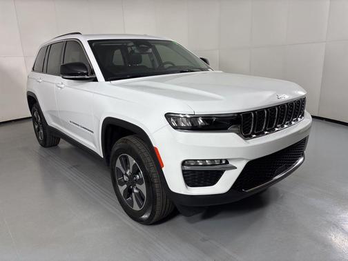 Bright White Clearcoat 2022 Jeep Grand Cherokee 4xe Base