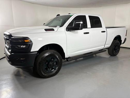 Bright White Clearcoat 2026 RAM 2500 Tradesman Crew Cab 4x4 6'4' Box