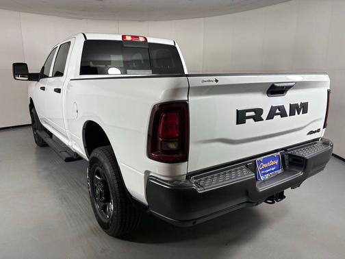 2026 RAM 2500 Tradesman Crew Cab 4x4 6'4' Box