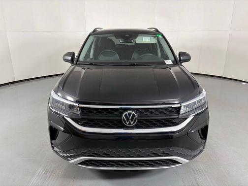 Deep Black Pearl 2024 Volkswagen Taos 1.5T S