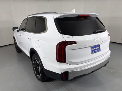 Glacial White Pearl 2024 Kia Telluride S