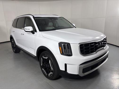Glacial White Pearl 2024 Kia Telluride S