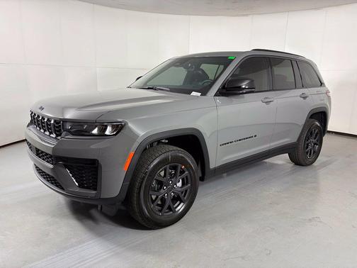 Sting-Gray Clearcoat 2027 Jeep Grand Cherokee Altitude