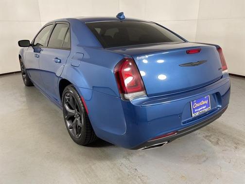 2023 Chrysler 300 Touring