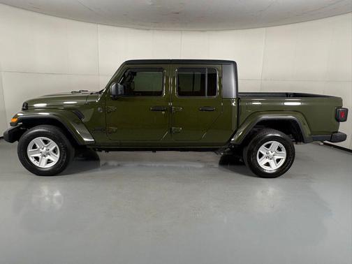 2022 Jeep Gladiator Sport S