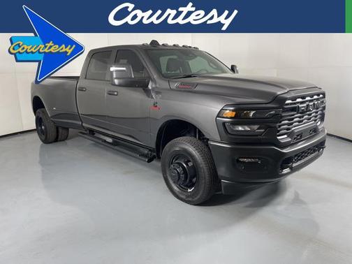 2025 RAM 3500 Tradesman Crew Cab 4x4 8' Box