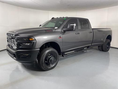 2025 RAM 3500 Tradesman Crew Cab 4x4 8' Box