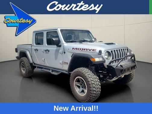 Silver Zynith Clearcoat 2023 Jeep Gladiator Mojave 4x4