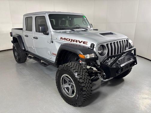 Silver Zynith Clearcoat 2023 Jeep Gladiator Mojave 4x4