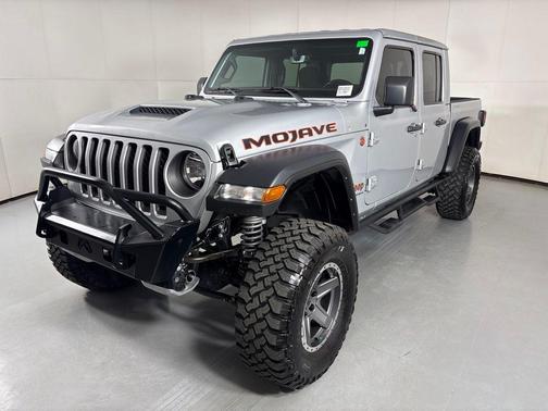 Silver Zynith Clearcoat 2023 Jeep Gladiator Mojave 4x4