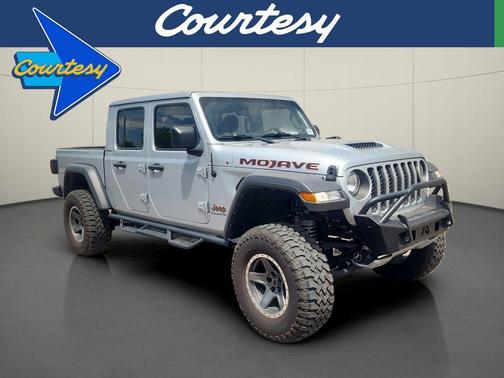 Silver Zynith Clearcoat 2023 Jeep Gladiator Mojave 4x4
