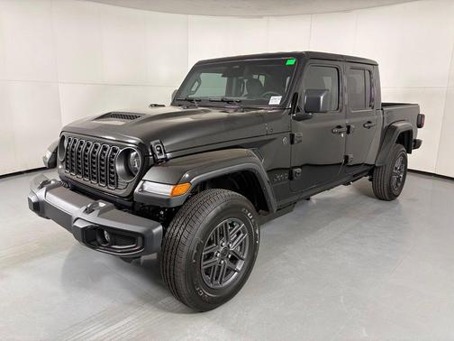 Black Clearcoat 2026 Jeep Gladiator Sport S