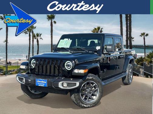 Black Clearcoat 2022 Jeep Gladiator Sport S