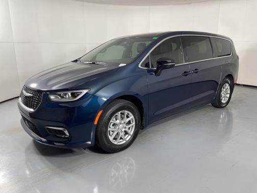 2025 Chrysler Pacifica L