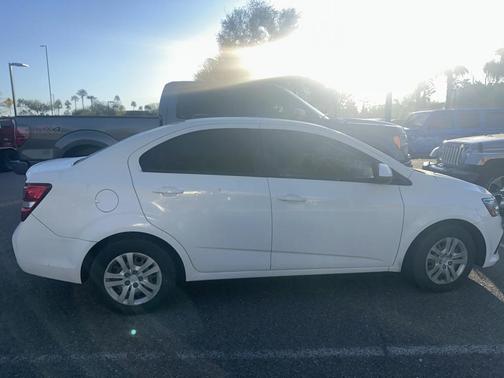 2017 Chevrolet Sonic LS