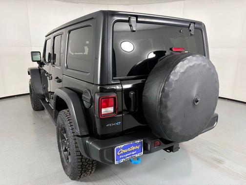 Black Clearcoat 2024 Jeep Wrangler 4xe Willys