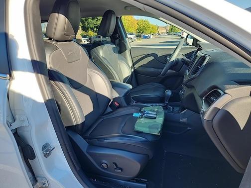 2022 Jeep Cherokee Latitude Lux