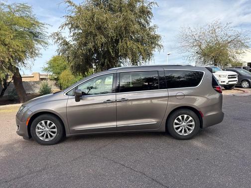 2018 Chrysler Pacifica Touring-L