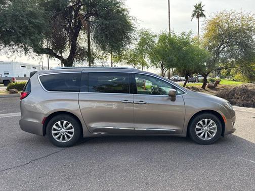 2018 Chrysler Pacifica Touring-L