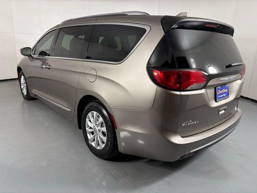 2018 Chrysler Pacifica Touring-L