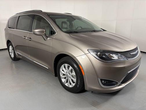 2018 Chrysler Pacifica Touring-L